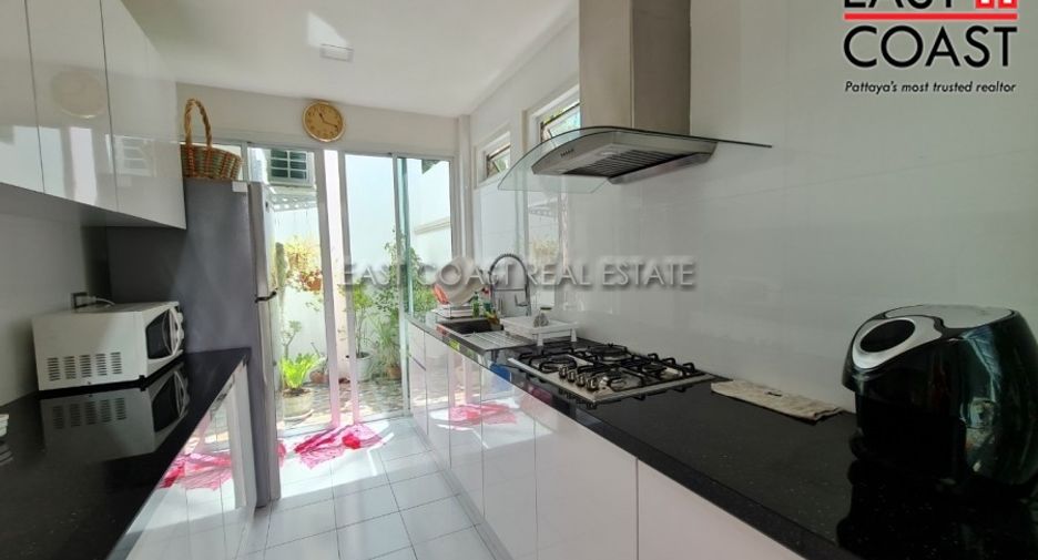 For sale そして for rent 3 ベッドルーム house in Bang Lamung, Chonburi