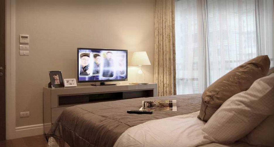 For rent 2 bedrooms condo in Khlong Toei, Bangkok