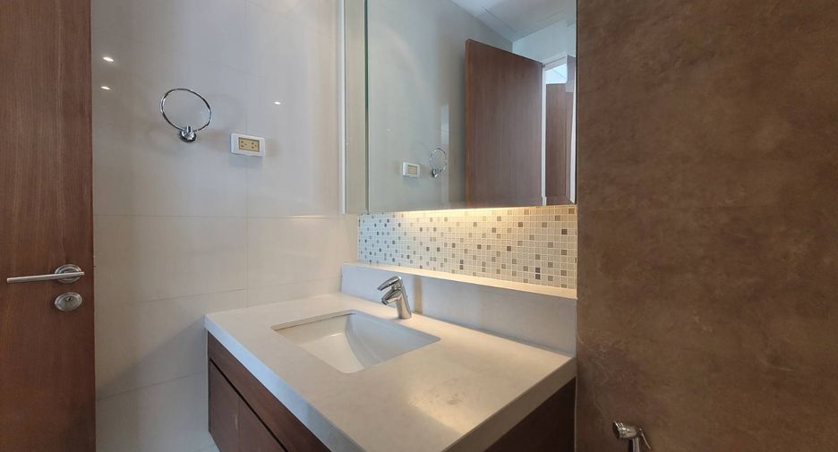 Wohnung zur Miete mit 2 Zimmer in Khlong Toei, Bangkok