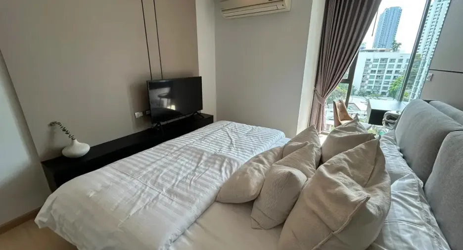 For rent 1 bed condo in Watthana, Bangkok