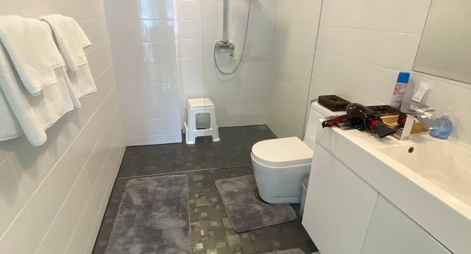 For rent 2 bedrooms condo in Mueang Rayong, Rayong