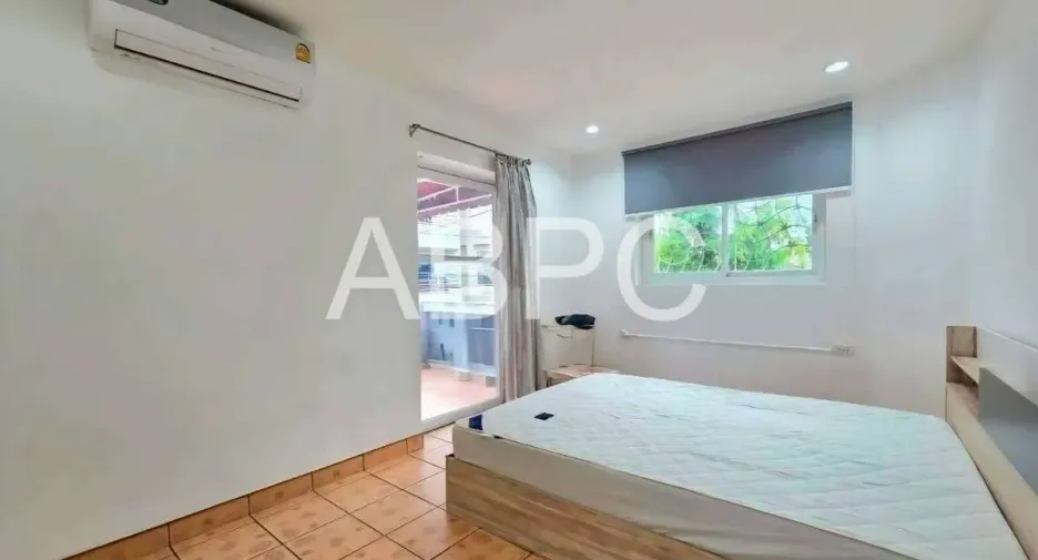 For rent 4 bedrooms house in Central Pattaya, Pattaya
