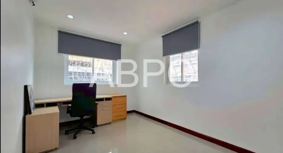 For rent 4 bedrooms house in Central Pattaya, Pattaya