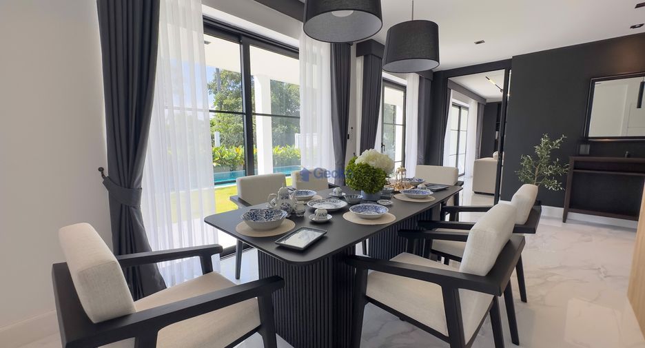 For sale 4 bedrooms house in Bang Lamung, Chonburi