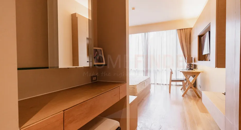 For rent 2 bedrooms condo in Pathum Wan, Bangkok