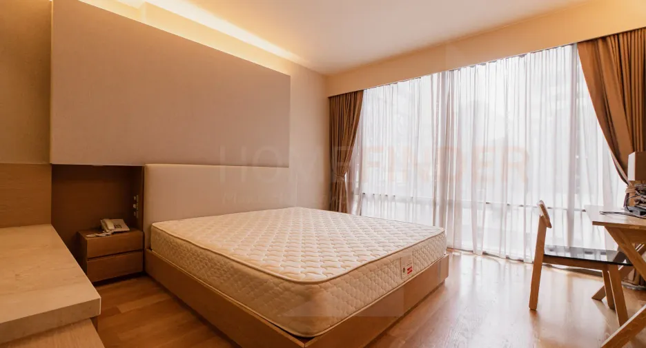 For rent 2 bedrooms condo in Pathum Wan, Bangkok
