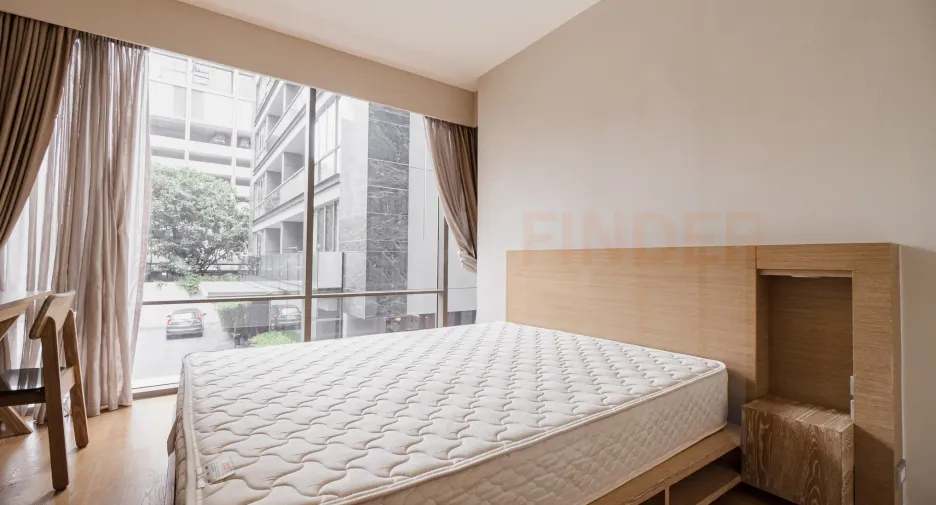 For rent 2 bedrooms condo in Pathum Wan, Bangkok