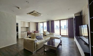 For rent 3 bedrooms condo in Khlong Toei, Bangkok