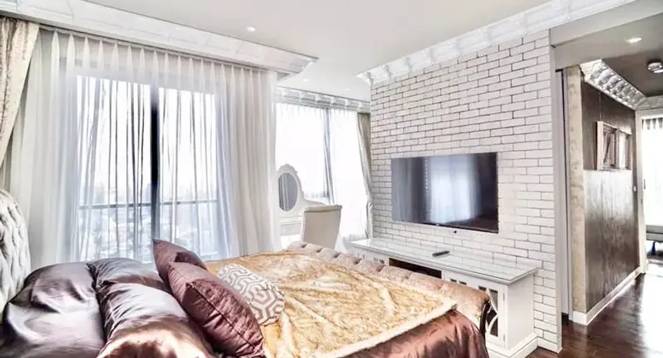 For rent and for sale 3 bedrooms condo in Khlong Toei, Bangkok