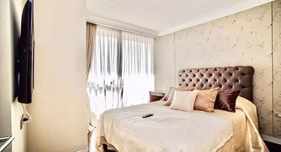For rent and for sale 3 bedrooms condo in Khlong Toei, Bangkok