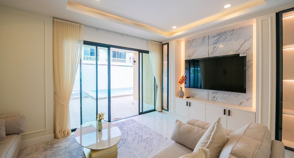 Haus zum Kauf mit 5 Zimmer in Bang Lamung, Chonburi