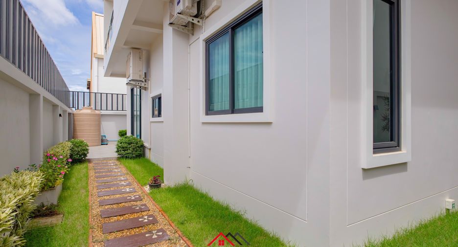 For sale 4 bedrooms house in Bang Lamung, Chonburi