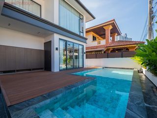 For sale 6 bedrooms house in Bang Lamung, Chonburi