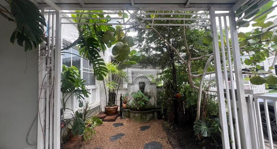 For sale 3 bedrooms townhouse in Bang Phli, Samut Prakan