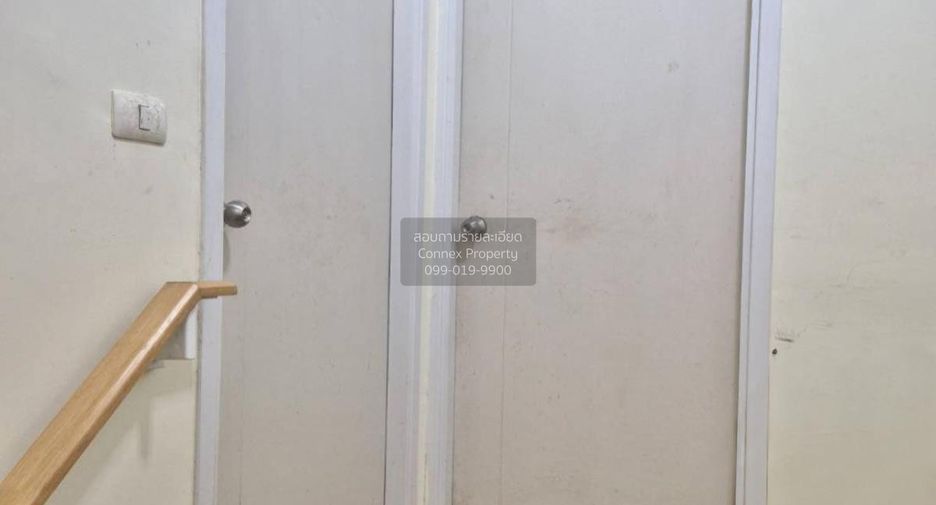 For sale 4 bedrooms townhouse in Mueang Nonthaburi, Nonthaburi