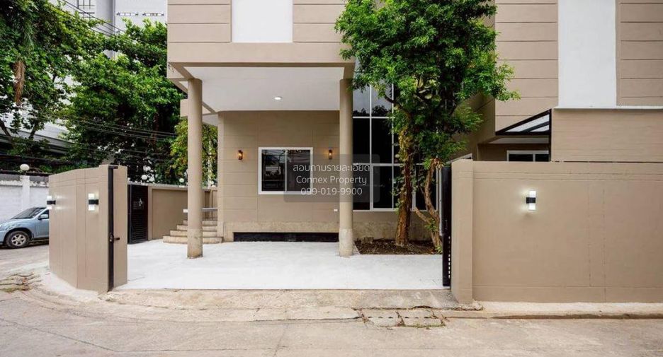 For sale 5 bedrooms house in Chatuchak, Bangkok