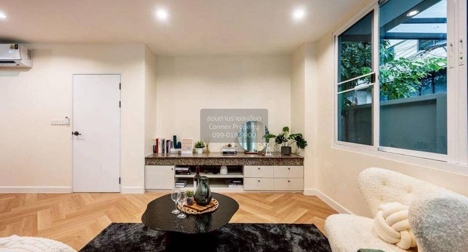 For sale 5 bedrooms house in Chatuchak, Bangkok