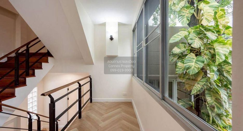 For sale 5 bedrooms house in Chatuchak, Bangkok