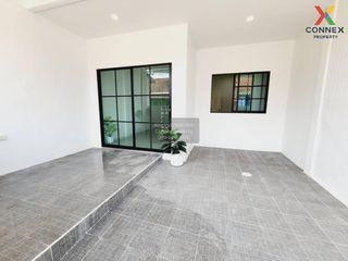 Casa adosada en venta de 2 habitaciones en Lam Luk Ka, Pathum Thani
