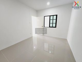 Casa adosada en venta de 2 habitaciones en Lam Luk Ka, Pathum Thani