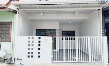 Casa adosada en venta de 2 habitaciones en Lam Luk Ka, Pathum Thani