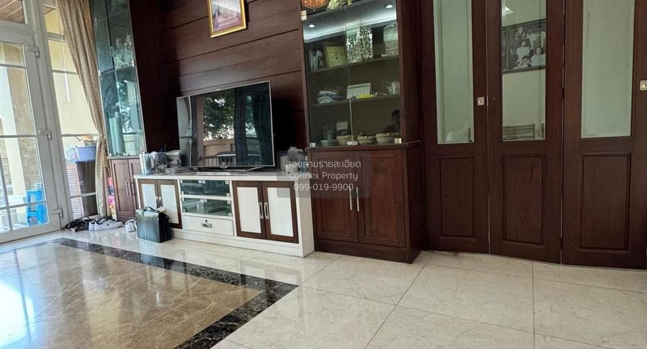 Casa en venta de 6 habitaciones en Thon Buri, Bangkok