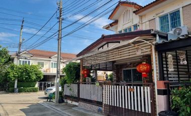 À vendre 4 chambres maison de ville à Bang Kruai, Nonthaburi