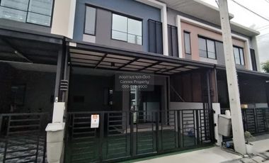 Casa adosada en venta de 2 habitaciones en Krathum Baen, Samut Sakhon