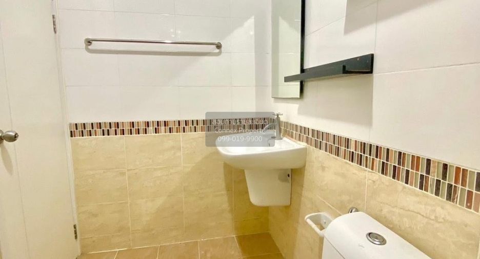 For sale 4 bedrooms townhouse in Bang Khun Thian, Bangkok