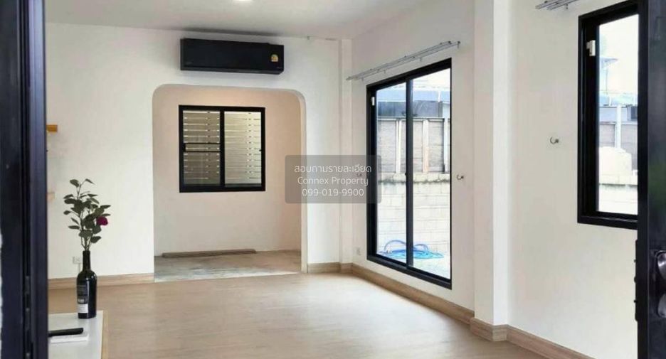 For sale 4 bedrooms house in Khlong Sam Wa, Bangkok