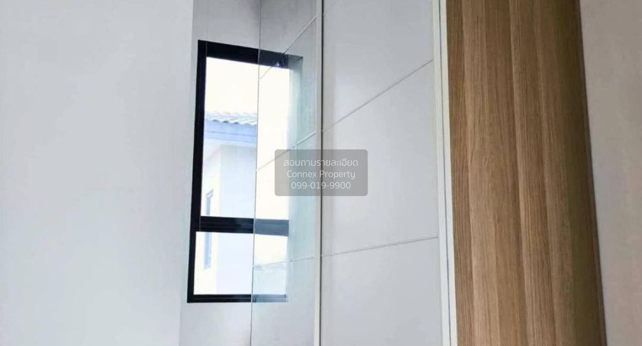 For sale 4 bedrooms house in Khlong Sam Wa, Bangkok