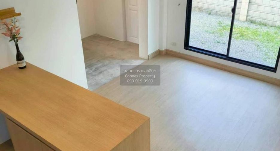 For sale 4 bedrooms house in Khlong Sam Wa, Bangkok