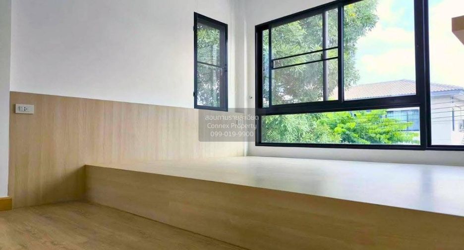 For sale 4 bedrooms house in Khlong Sam Wa, Bangkok