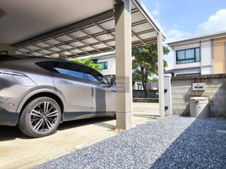 For sale 4 bedrooms house in Khlong Sam Wa, Bangkok