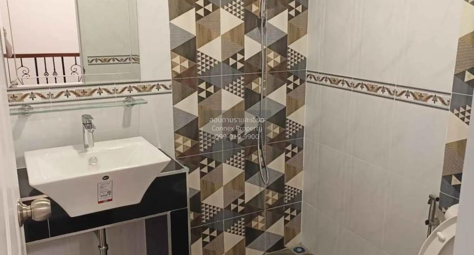 For sale 3 ベッドルーム townhouse in Don Mueang, Bangkok