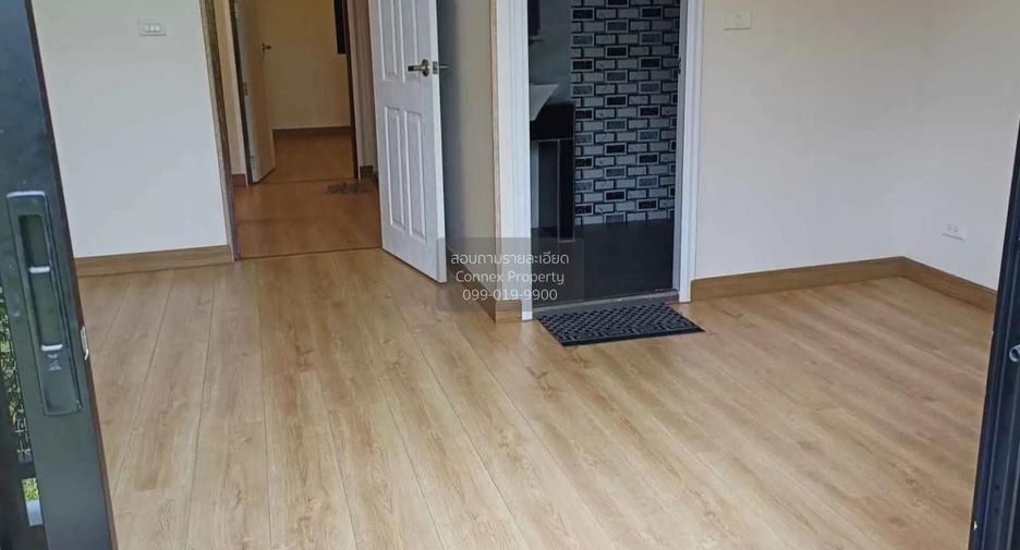For sale 3 ベッドルーム townhouse in Don Mueang, Bangkok