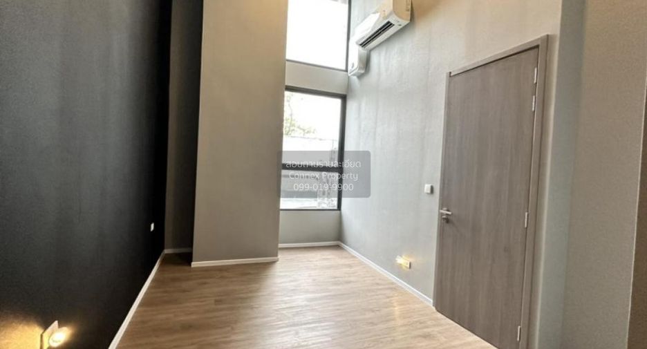 For sale 3 ベッドルーム condo in Huai Khwang, Bangkok