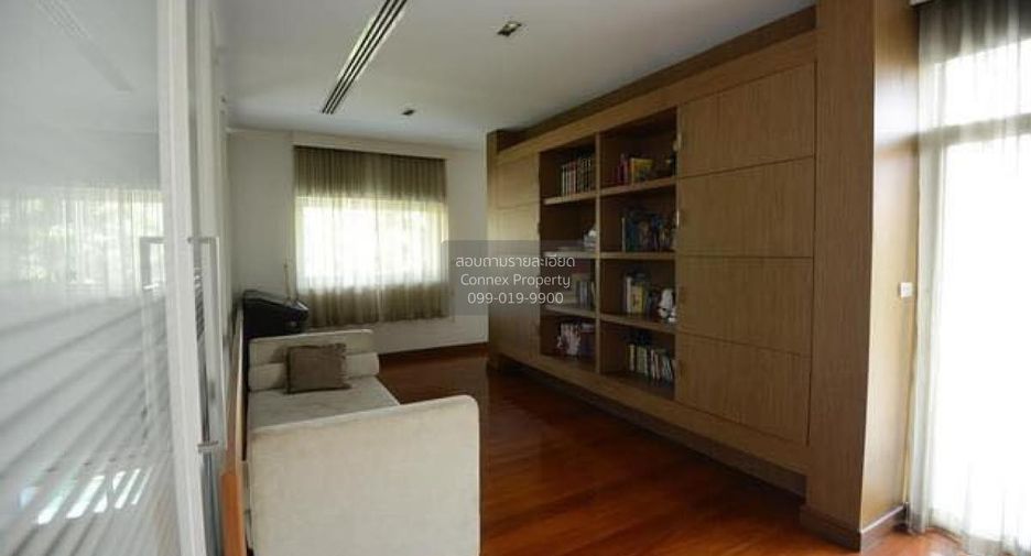 For sale 5 bedrooms house in Bang Kapi, Bangkok