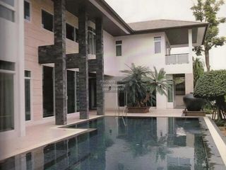 For sale 5 bedrooms house in Bang Kapi, Bangkok