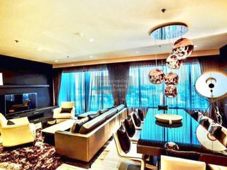 For sale 3 bedrooms condo in Khlong Toei, Bangkok