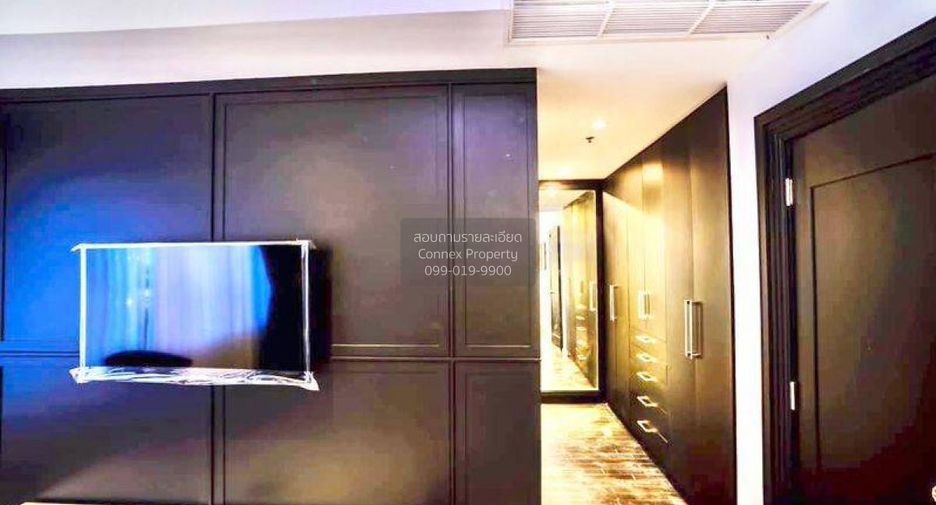 For sale 3 bedrooms condo in Khlong Toei, Bangkok