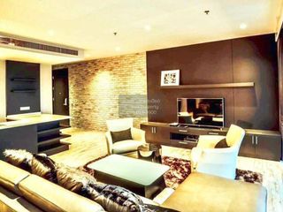 For sale 3 bedrooms condo in Khlong Toei, Bangkok