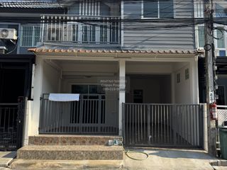 For sale 3 bedrooms townhouse in Bang Khun Thian, Bangkok