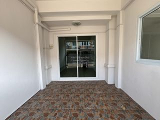For sale 3 bedrooms townhouse in Bang Khun Thian, Bangkok