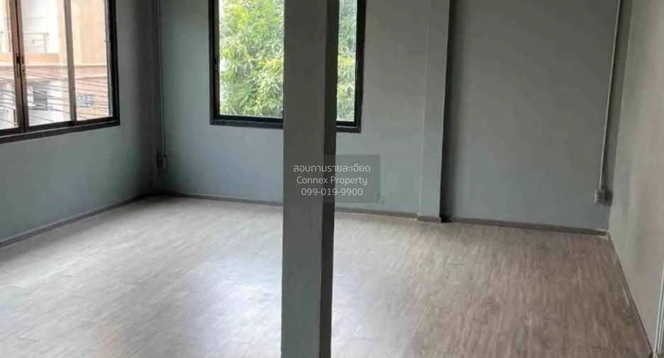 For sale 2 bedrooms retail Space in Din Daeng, Bangkok