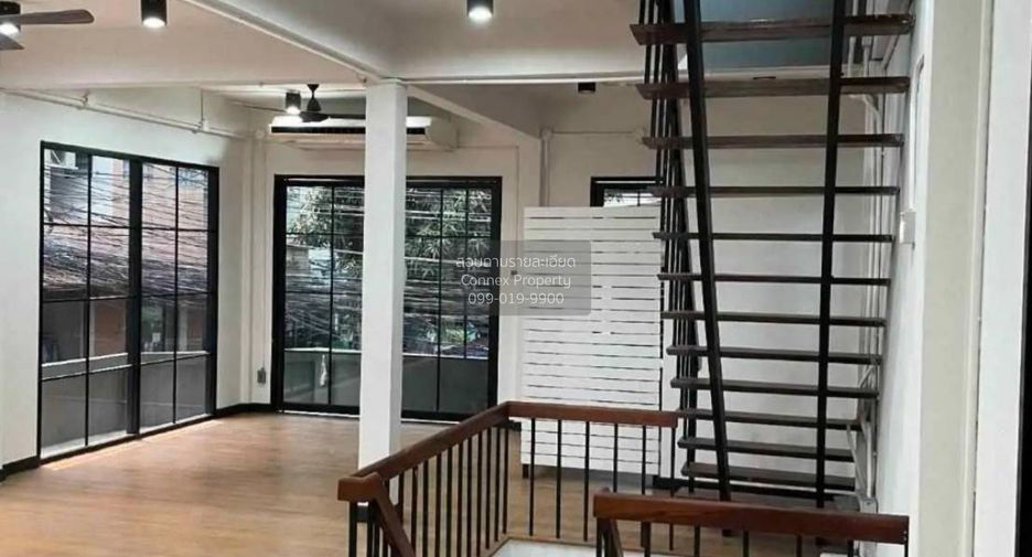 For sale 2 bedrooms retail Space in Din Daeng, Bangkok