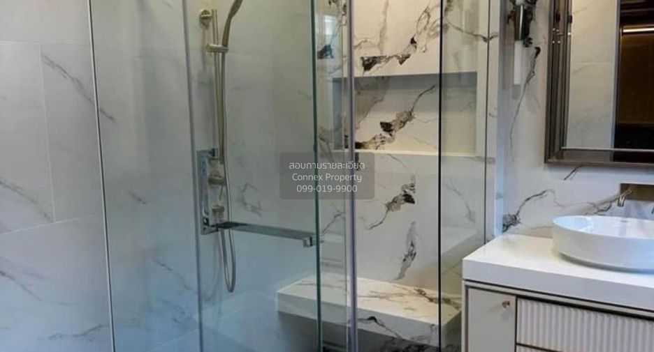 Haus zur Miete mit 4 Zimmer in Taling Chan, Bangkok