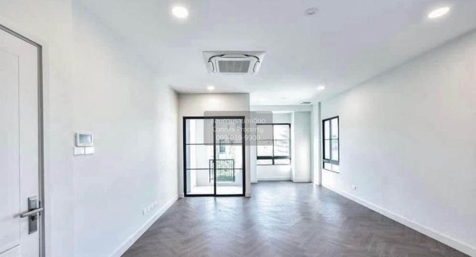 Haus zur Miete mit 4 Zimmer in Taling Chan, Bangkok