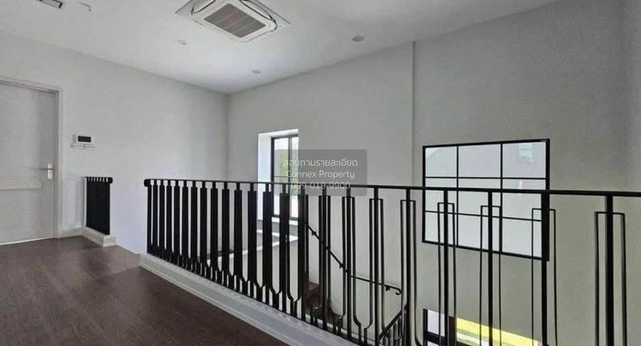 Haus zur Miete mit 4 Zimmer in Taling Chan, Bangkok