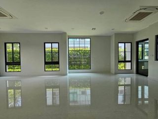 For rent 4 bedrooms house in Taling Chan, Bangkok